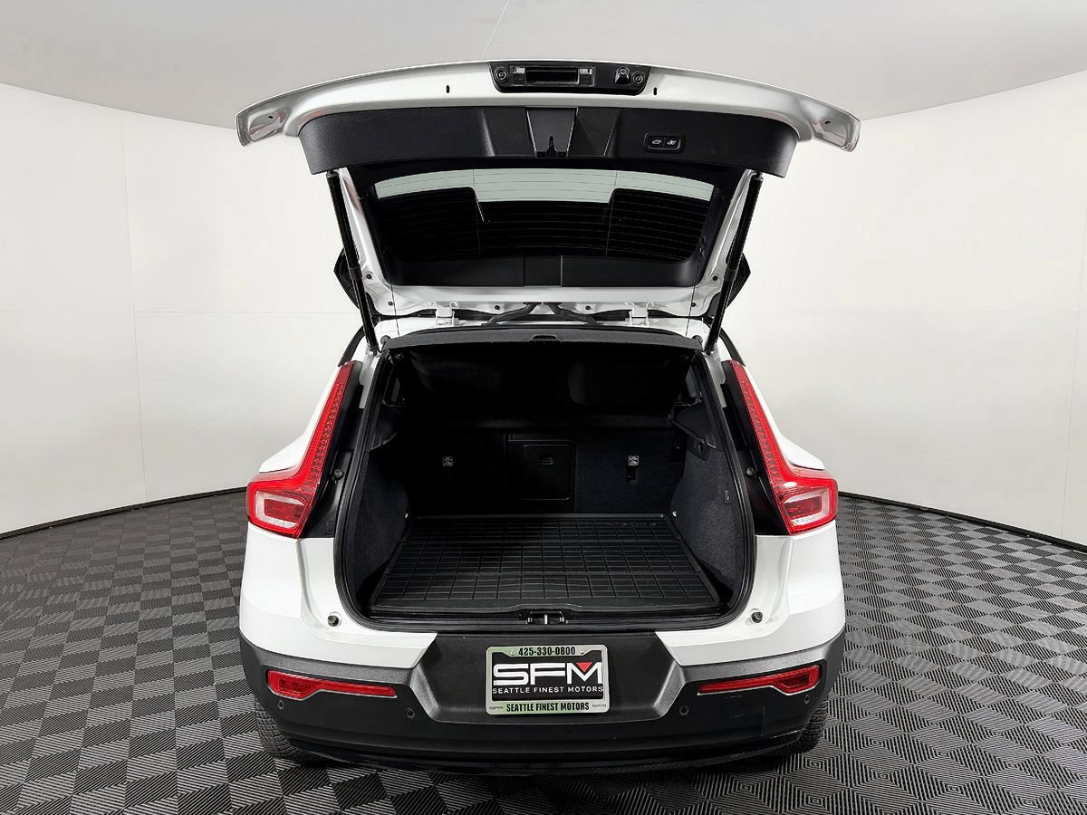 Used 2021 Volvo XC40 P8 Recharge w/ Advanced Package AWD/4WD image 30