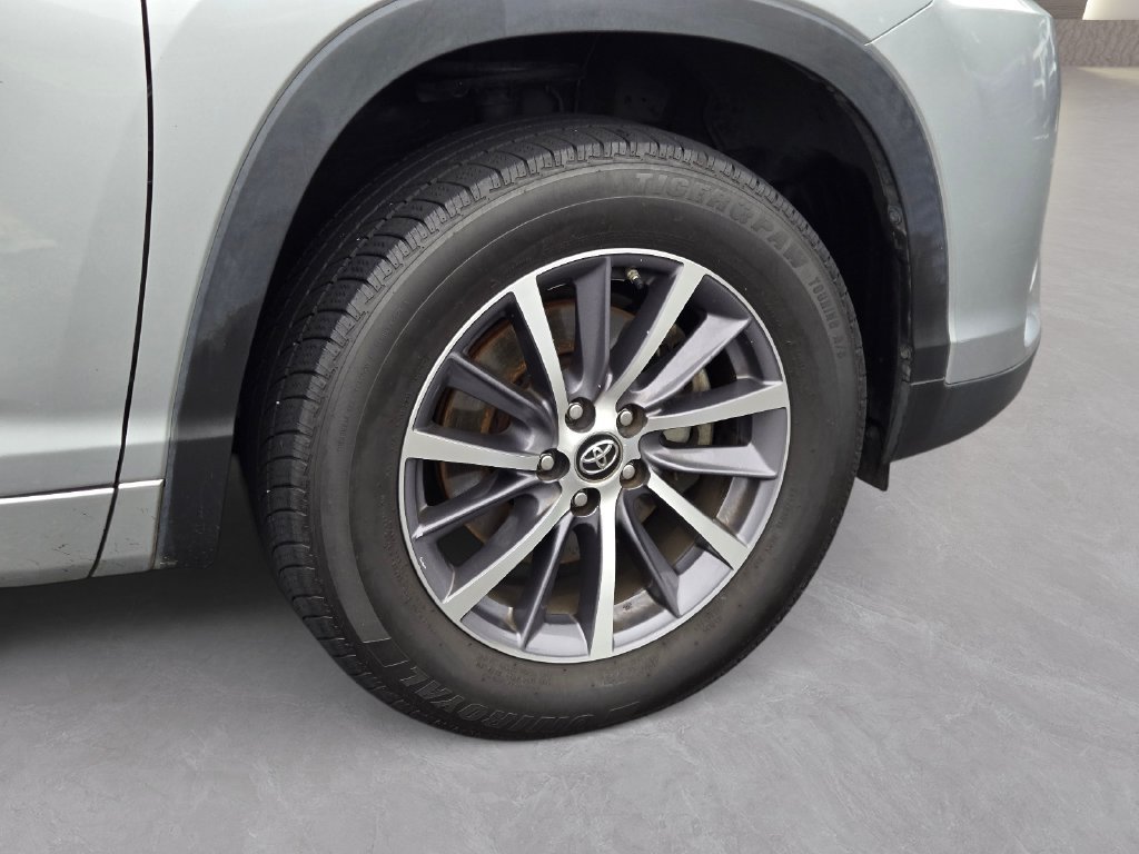 Used 2018 Toyota Highlander XLE FWD image 11