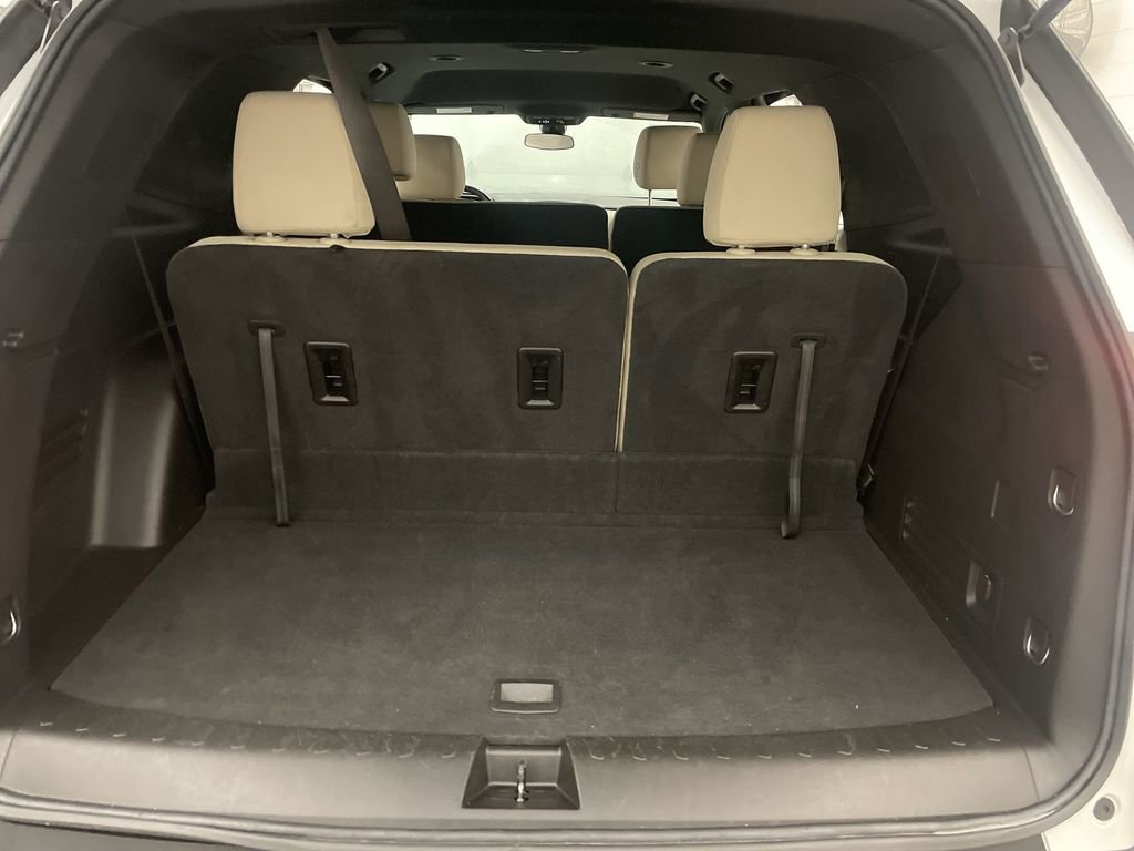 Used 2023 Chevrolet Traverse LS image 18