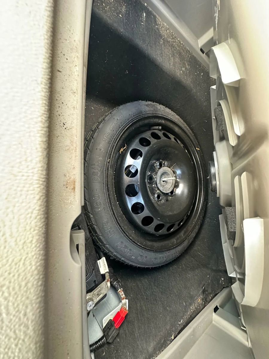 Used 2010 Chevrolet HHR LT w/ LT Preferred Equipment Group image 13