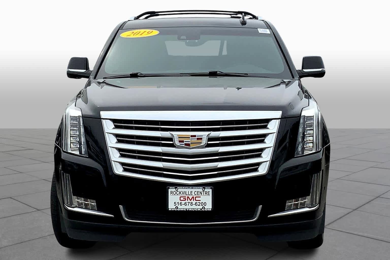Used 2019 Cadillac Escalade Platinum image 4