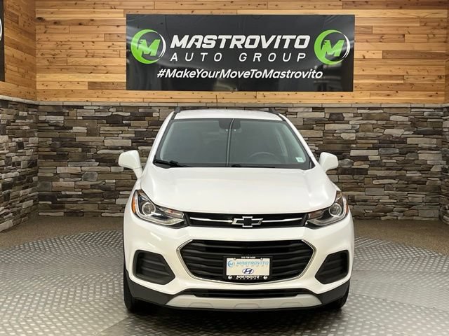 Used 2020 Chevrolet Trax LT w/ LT Convenience Package AWD/4WD image 3