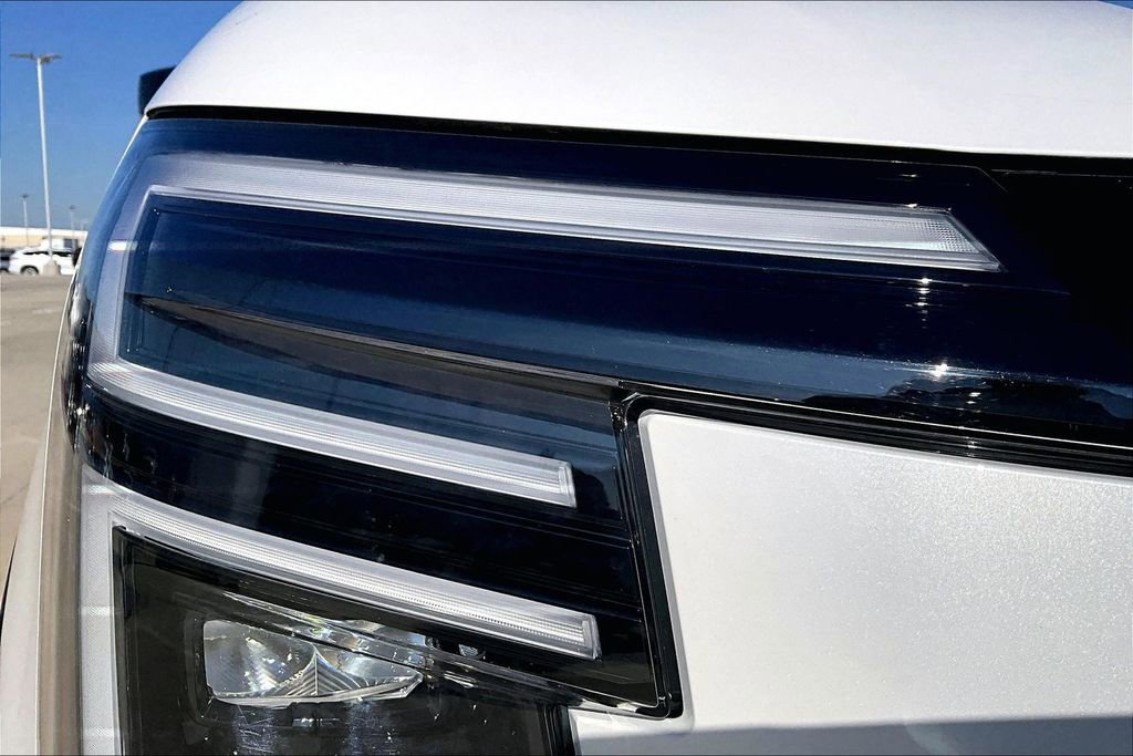 Used 2025 Nissan Armada PRO-4X image 38