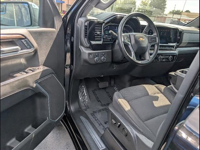 Used 2025 Chevrolet Silverado 1500 LT image 5