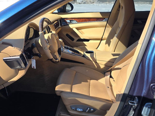 Used 2014 Porsche Panamera 4 image 30