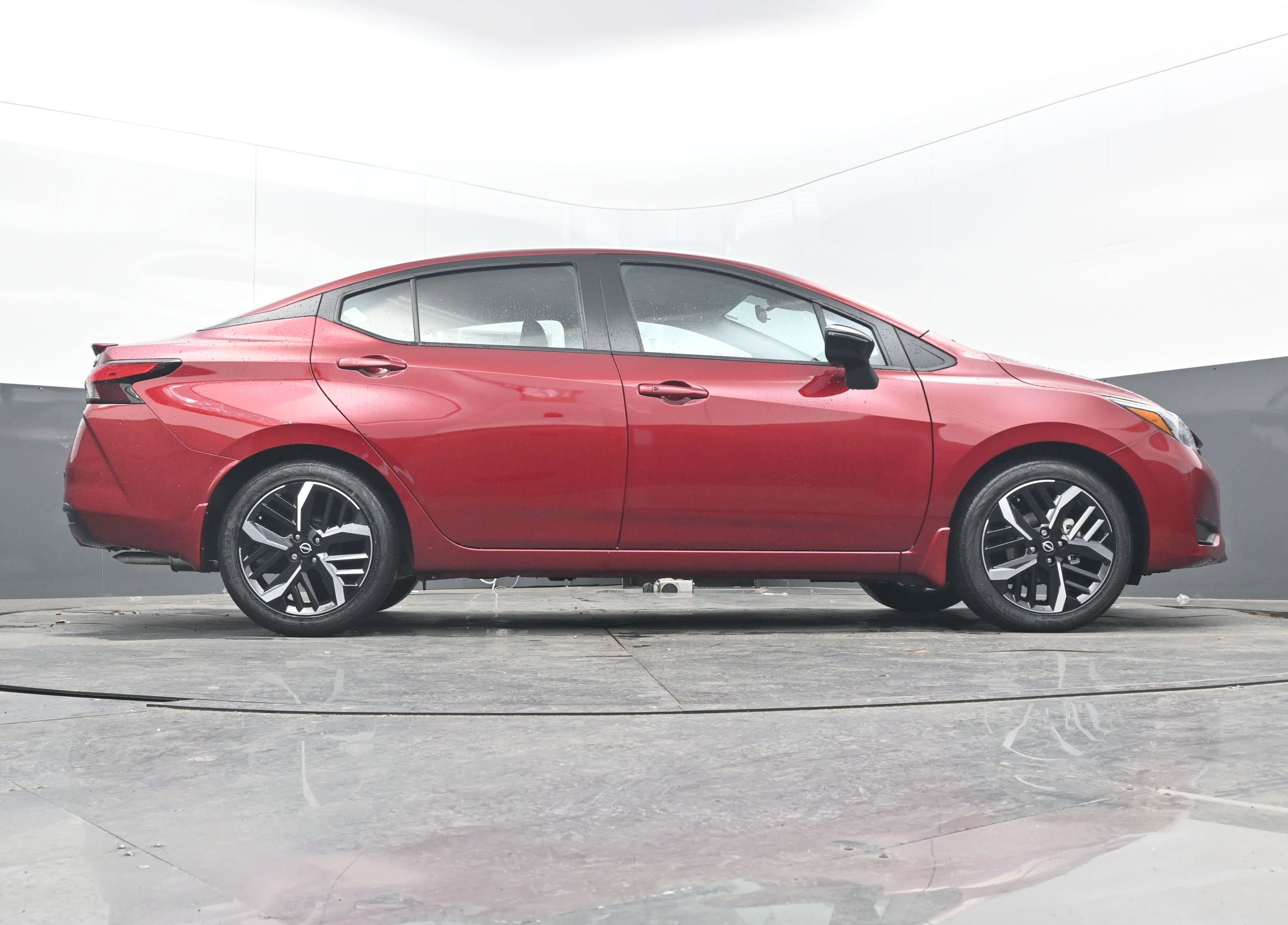 New 2025 Nissan Versa SR image 29