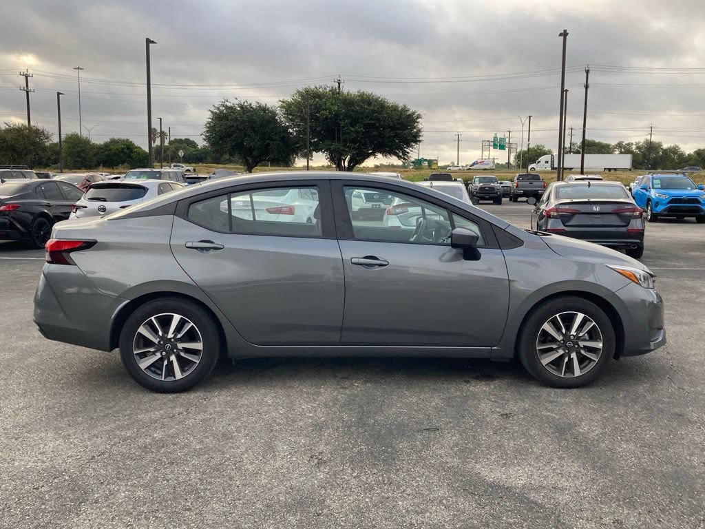 Used 2025 Nissan Versa SV FWD image 3