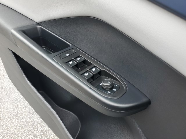 Certified 2023 Volkswagen Taos SE FWD image 36