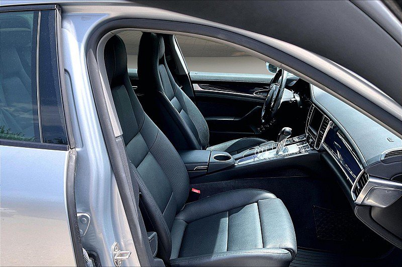 Used 2016 Porsche Panamera S RWD image 6