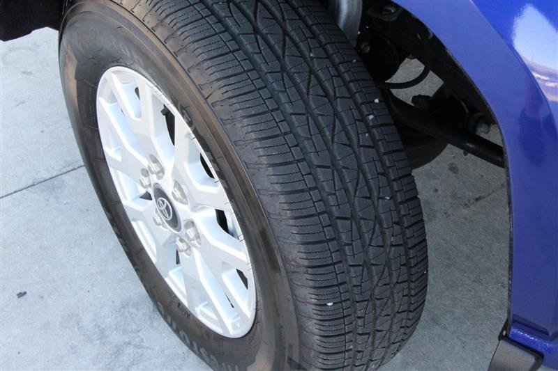 Used 2025 Toyota Tacoma SR5 AWD/4WD image 27