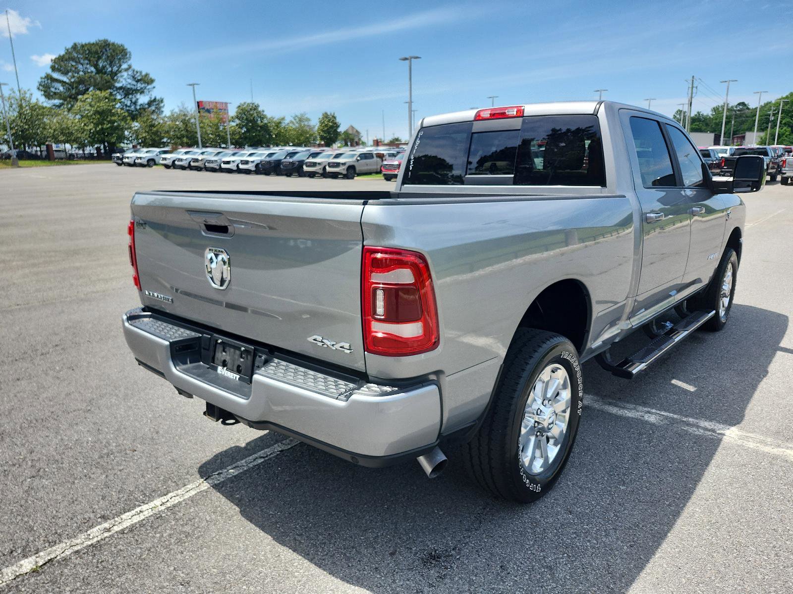 Used 2023 RAM 2500 Laramie AWD/4WD image 3