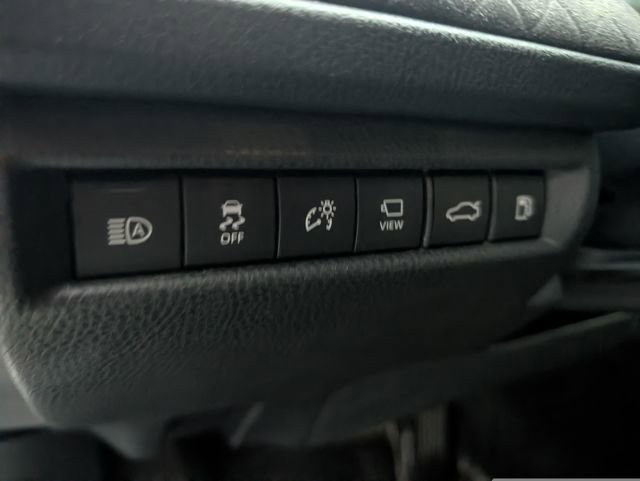 Used 2025 Toyota Camry XLE w/ Premium Plus Package image 17