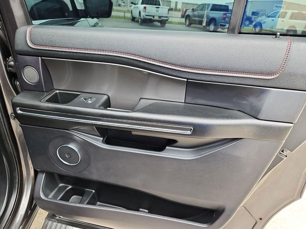Used 2019 Ford Expedition Max Limited w/ Equipment Group 303A AWD/4WD image 13