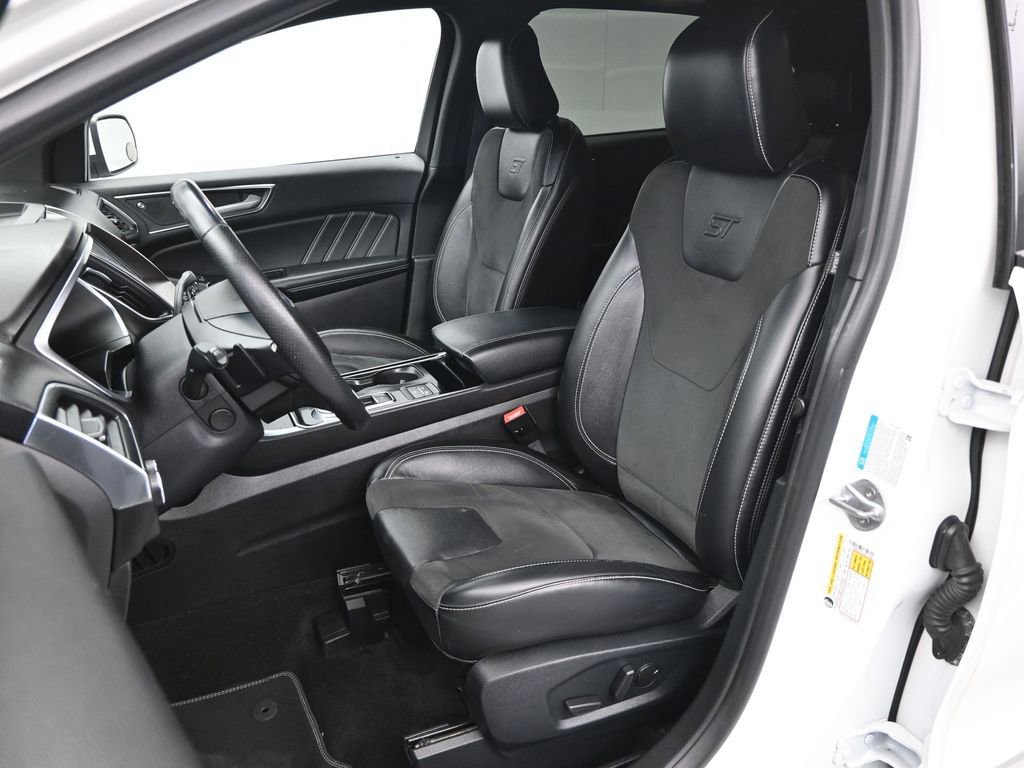Used 2020 Ford Edge ST w/ Equipment Group 401A image 17