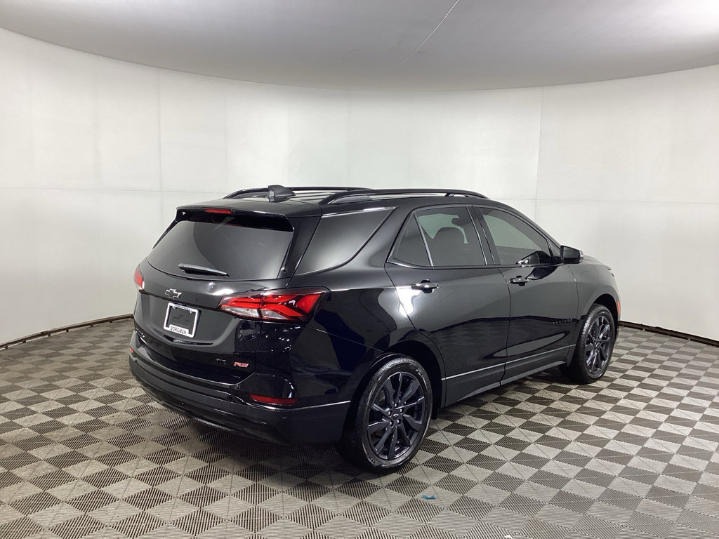 Used 2024 Chevrolet Equinox RS w/ RS Leather Package AWD/4WD image 2