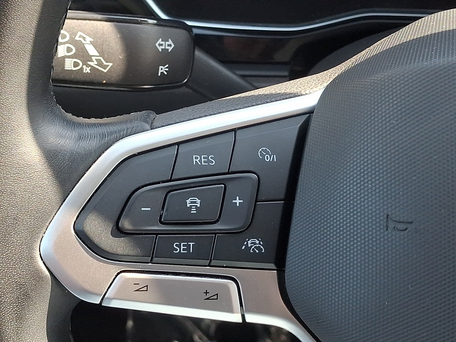Used 2024 Volkswagen Jetta SE FWD image 22