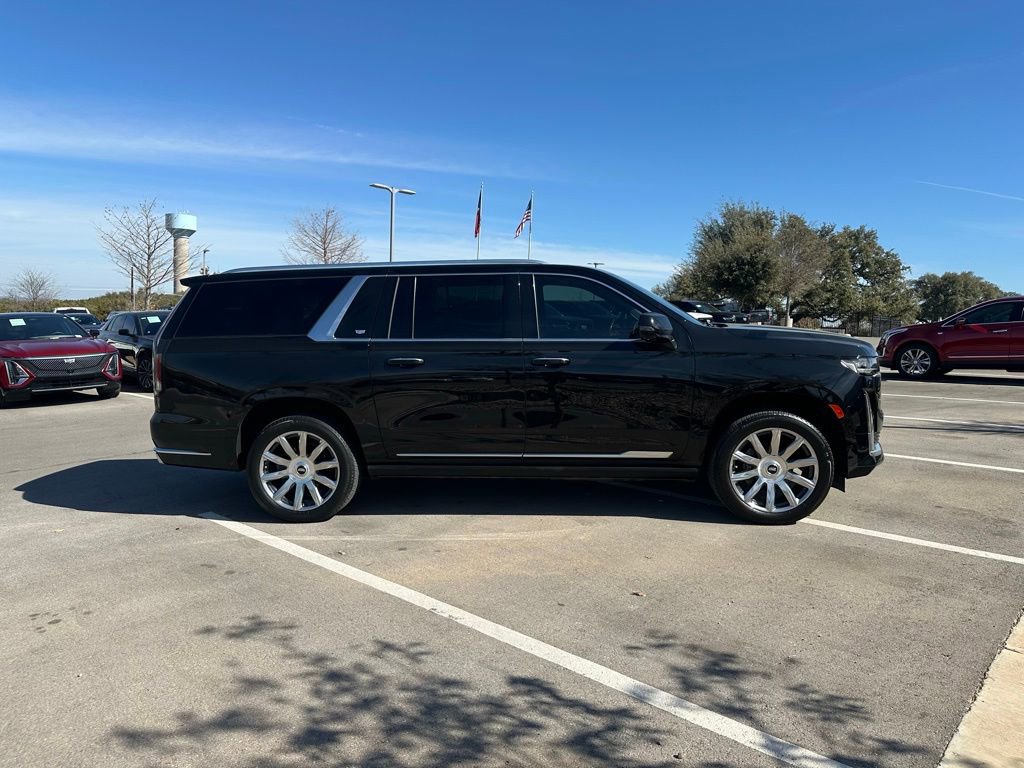 Used 2023 Cadillac Escalade ESV Premium Luxury Platinum image 11
