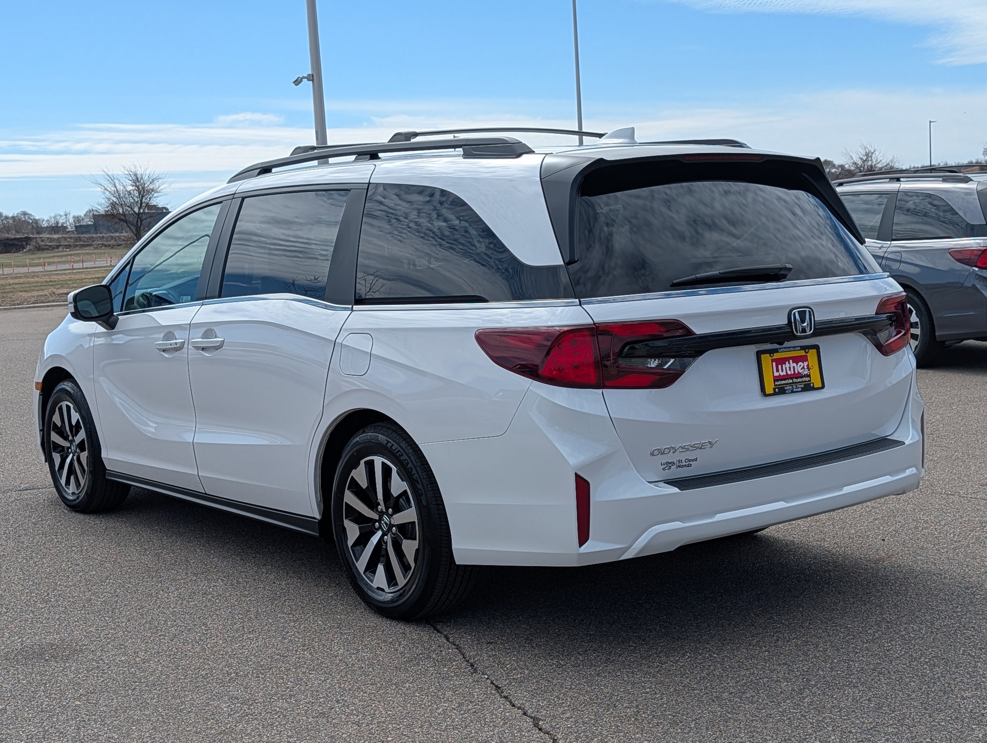 Used 2026 Honda Odyssey EX-L image 3