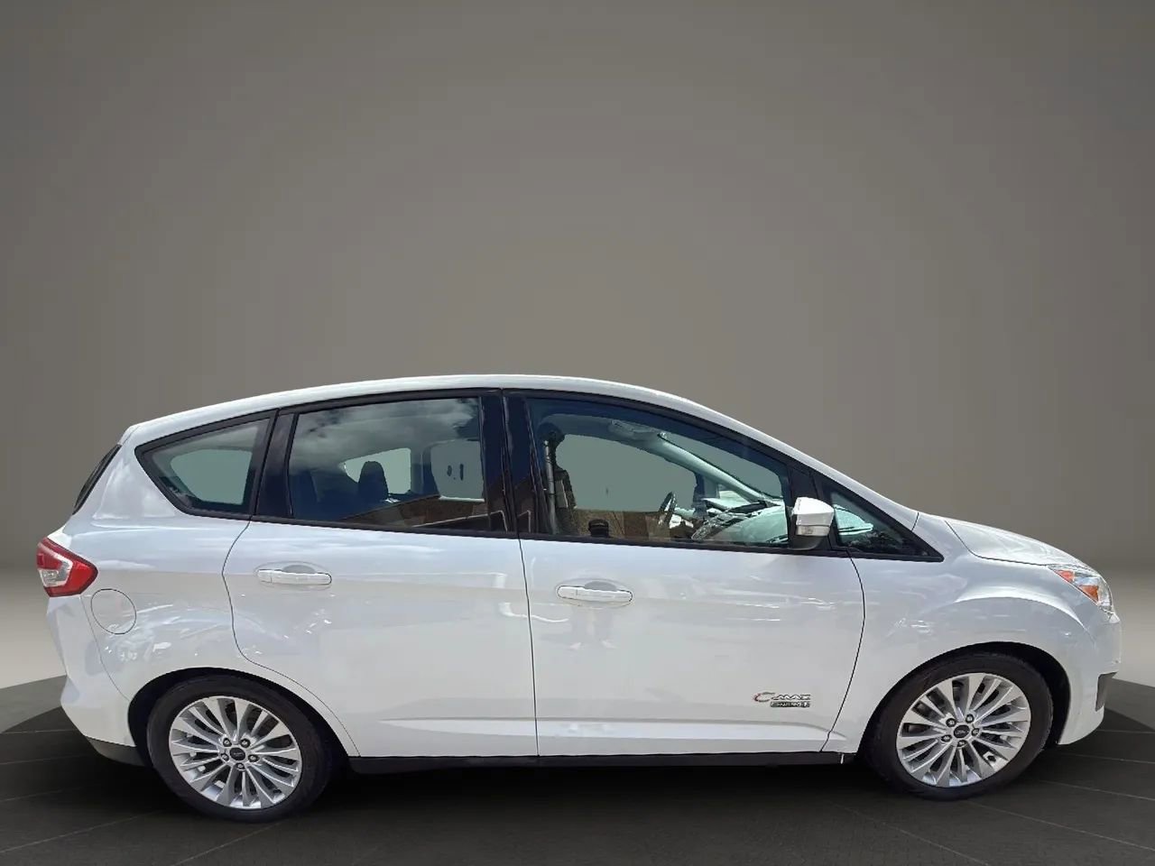Used 2017 Ford C-MAX Energi SE image 4