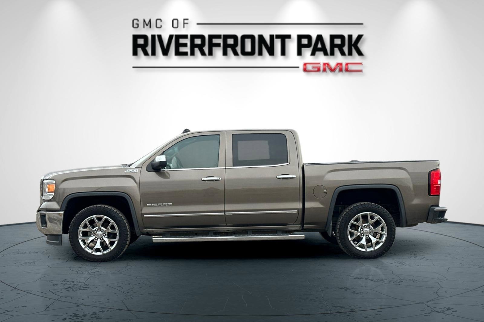 Used 2014 GMC Sierra 1500 SLT w/ SLT Crew Cab Value Package image 6
