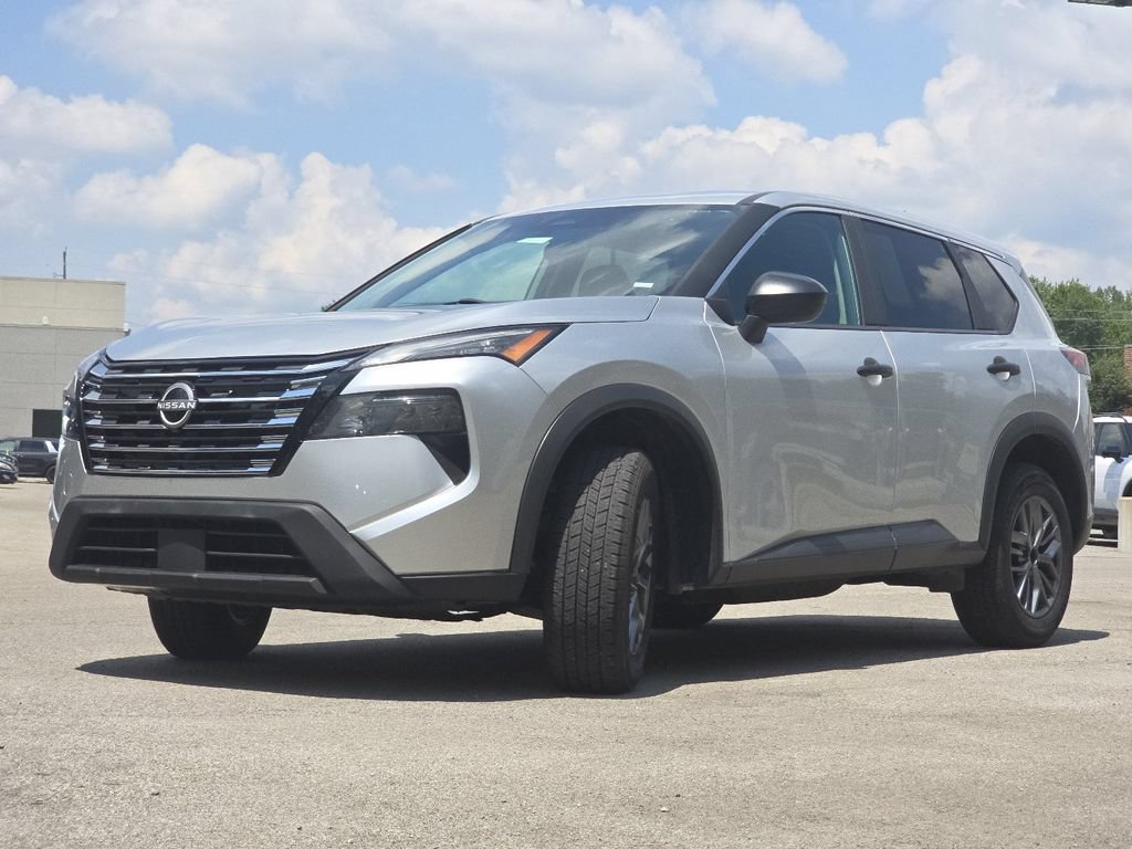 Used 2024 Nissan Rogue S AWD/4WD image 10