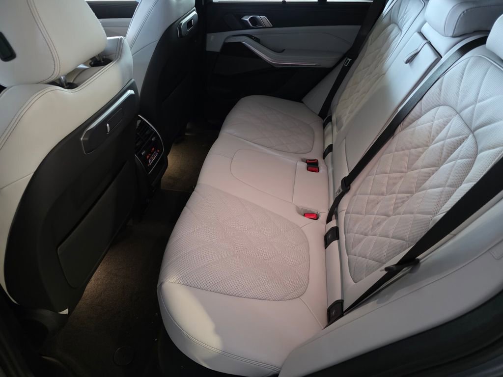 New 2026 BMW X5 xDrive40i AWD/4WD image 12