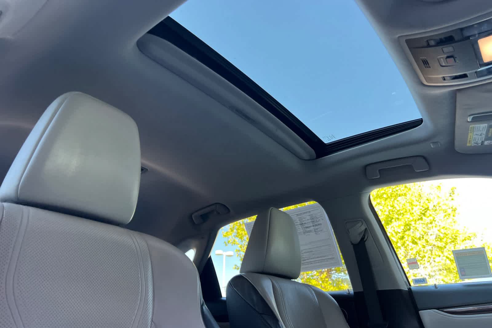Used 2019 Lexus RX 450h AWD w/ Navigation Package image 18
