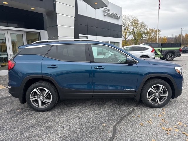 Certified 2020 GMC Terrain SLT w/ Preferred Package image 8
