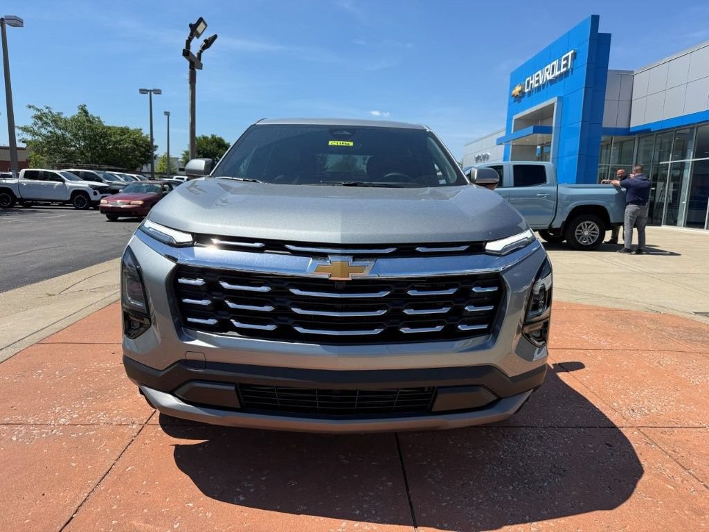 New 2026 Chevrolet Equinox LT w/ Convenience Package II FWD image 2