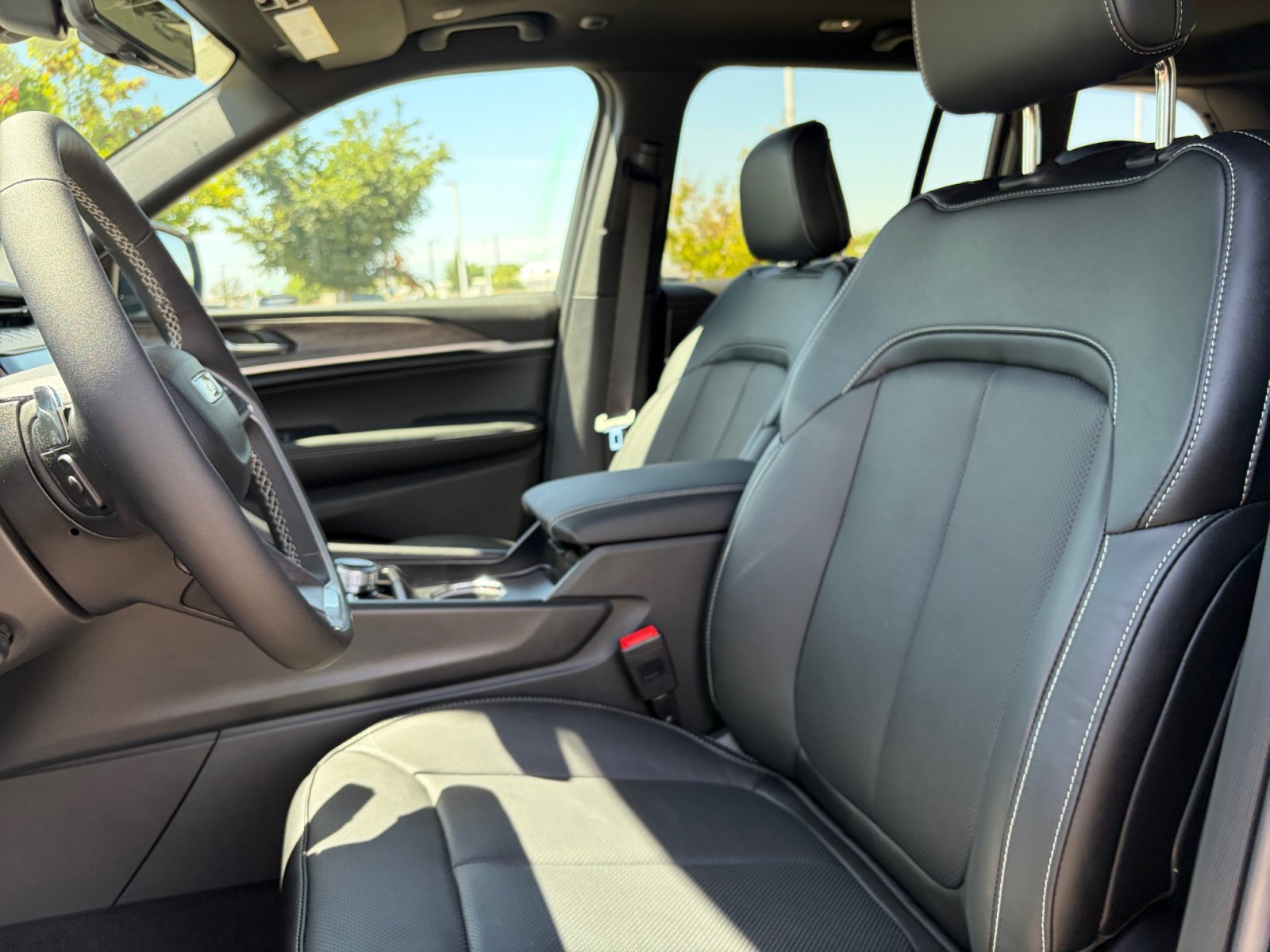 New 2026 Jeep Grand Cherokee Limited AWD/4WD image 14