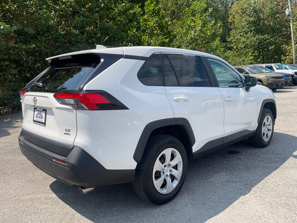 Used 2025 Toyota RAV4 LE AWD/4WD image 6
