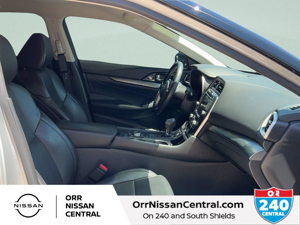 Used 2021 Nissan Maxima 3.5 SV w/ Floor Mat Group FWD image 11
