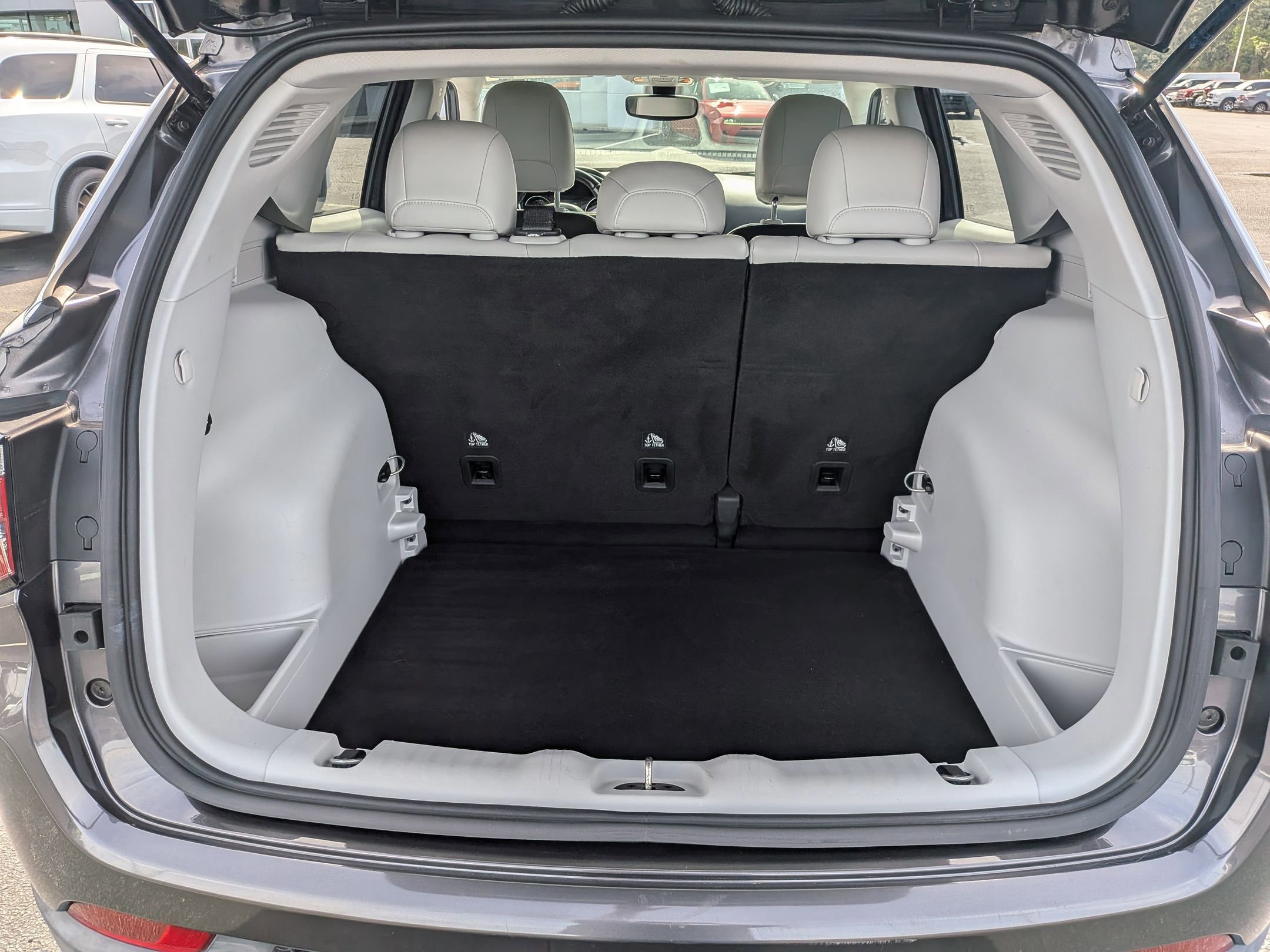 Used 2020 Jeep Compass Latitude image 25