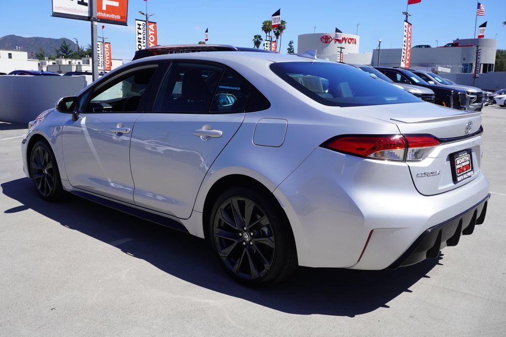 Certified 2025 Toyota Corolla SE FWD image 5