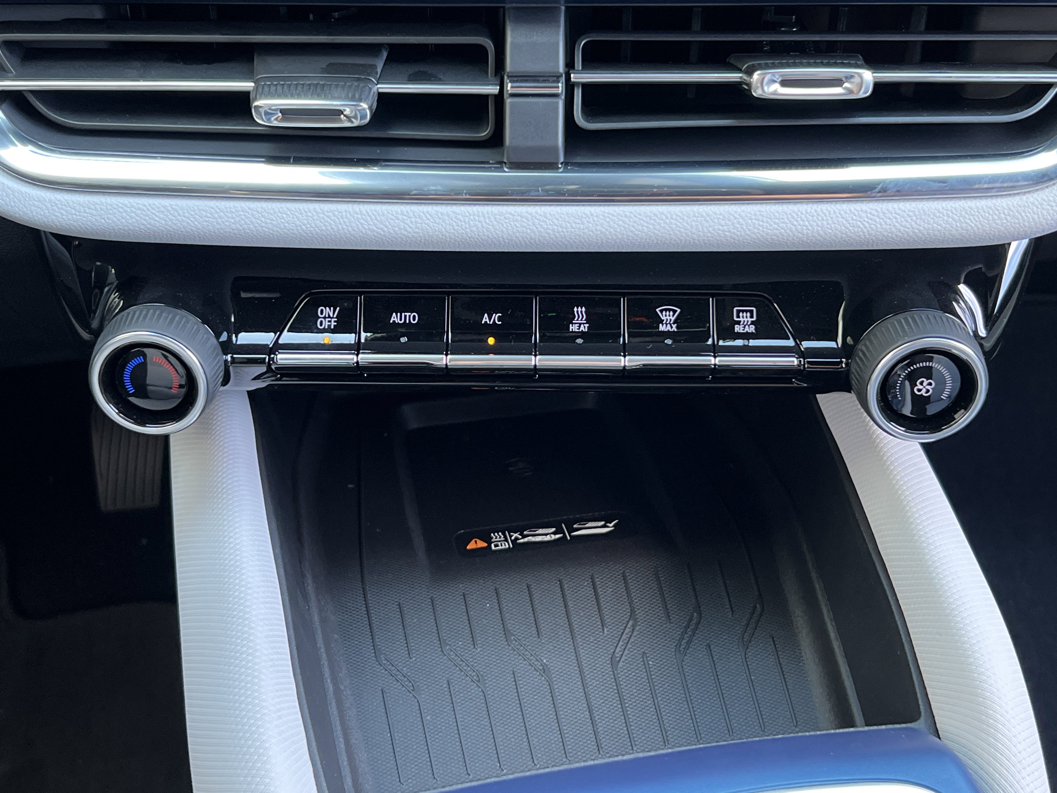 New 2026 Chevrolet Equinox EV LT FWD image 30