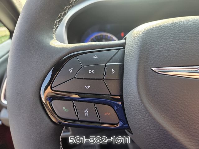 Used 2026 Chrysler Pacifica Limited w/ Uconnect Theater Family Group FWD image 31