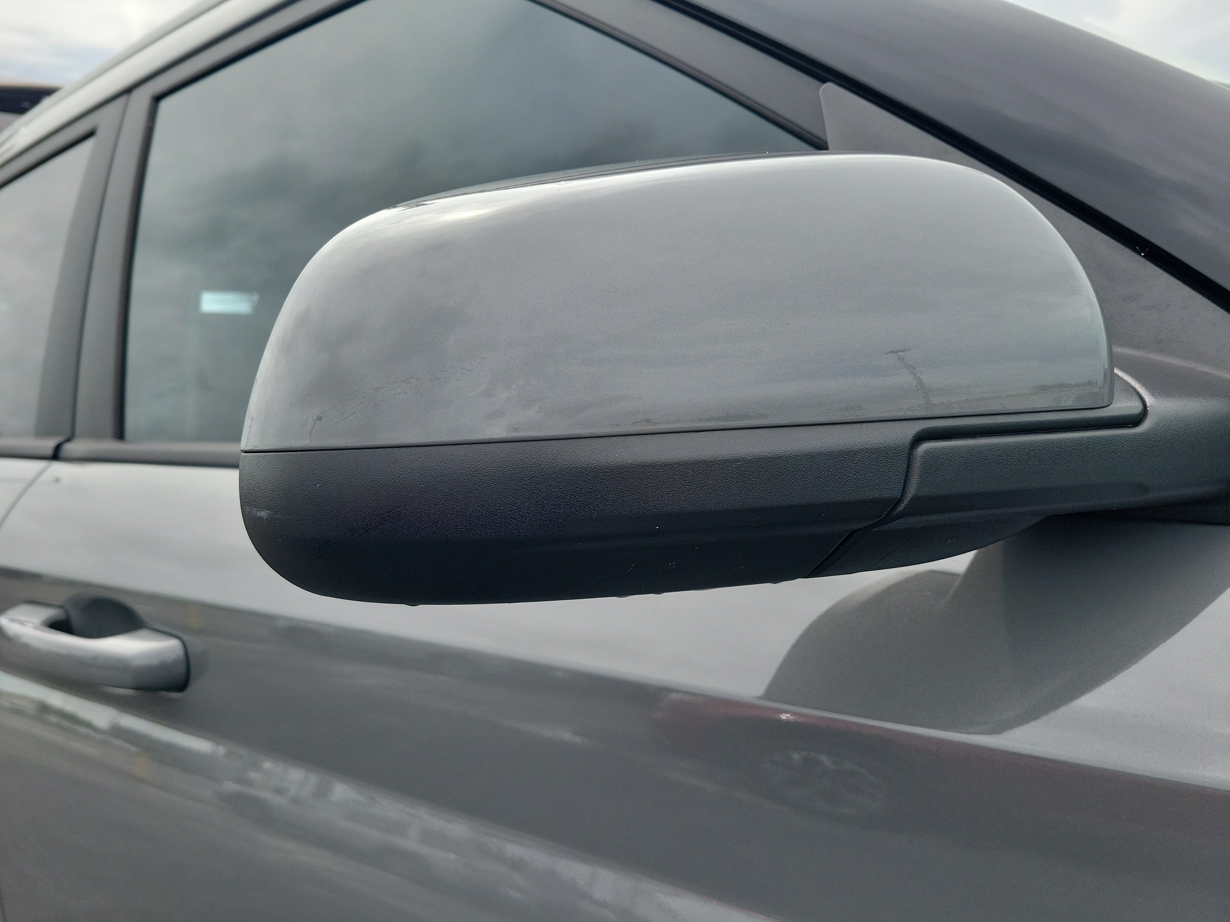 Used 2021 Hyundai Venue SEL FWD image 10