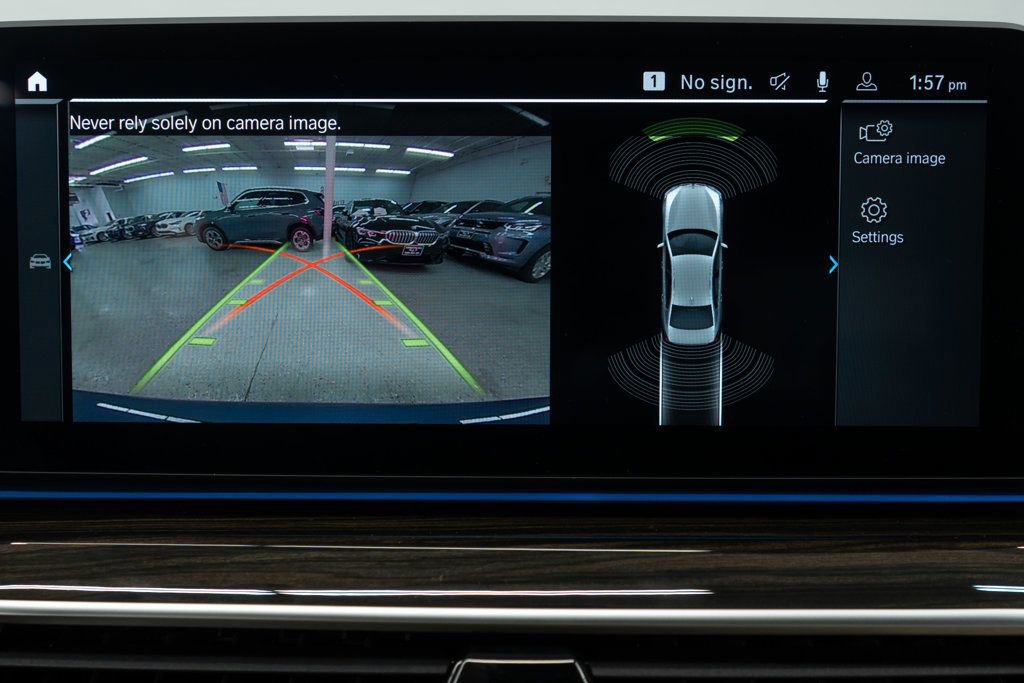 Used 2023 BMW 530e xDrive w/ Premium Package image 22