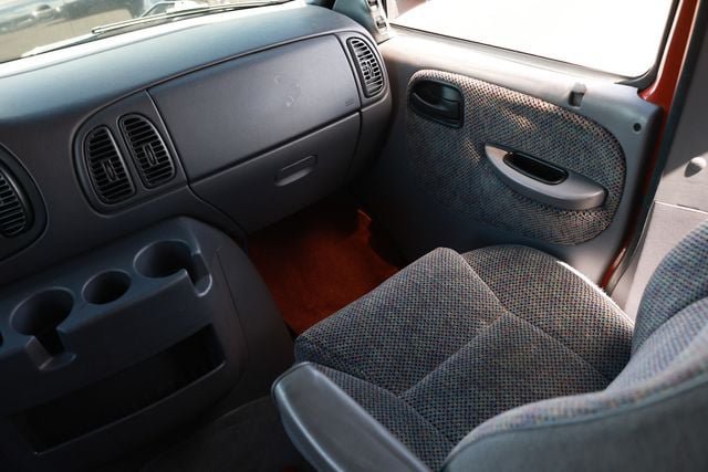 Used 2000 Dodge B3500 RWD image 27