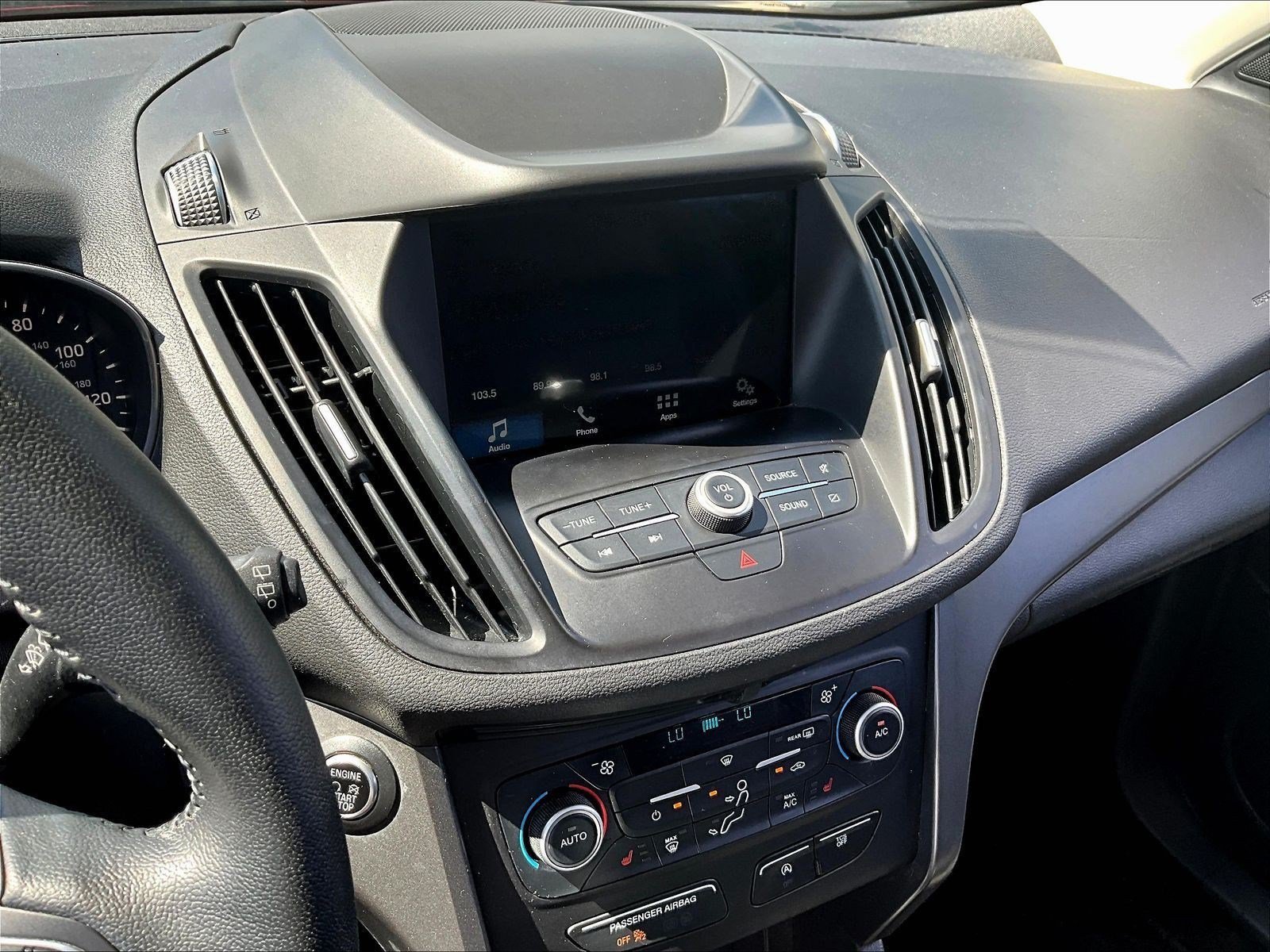Used 2019 Ford Escape SEL AWD/4WD image 9