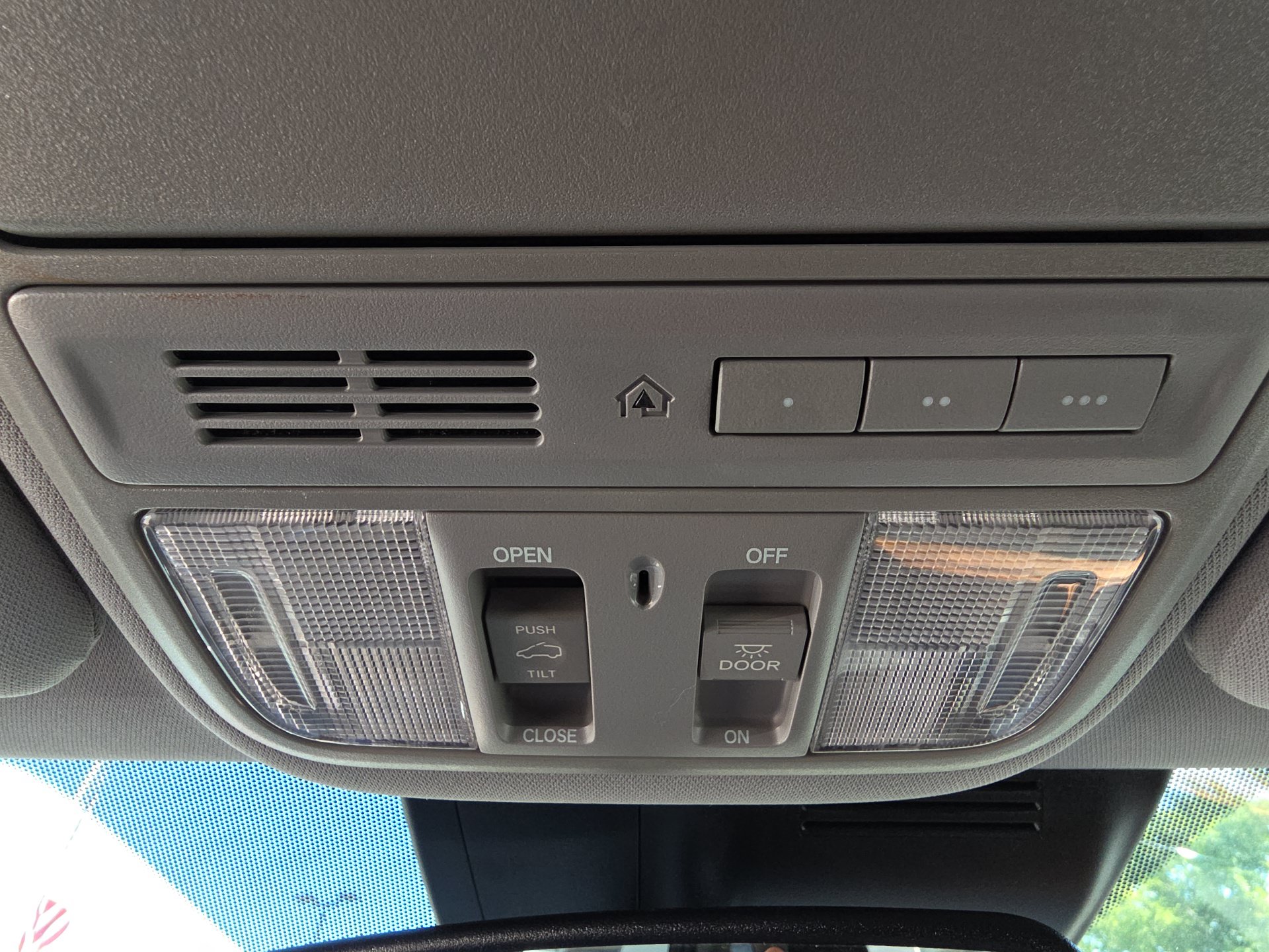 Used 2021 Honda CR-V Touring image 24
