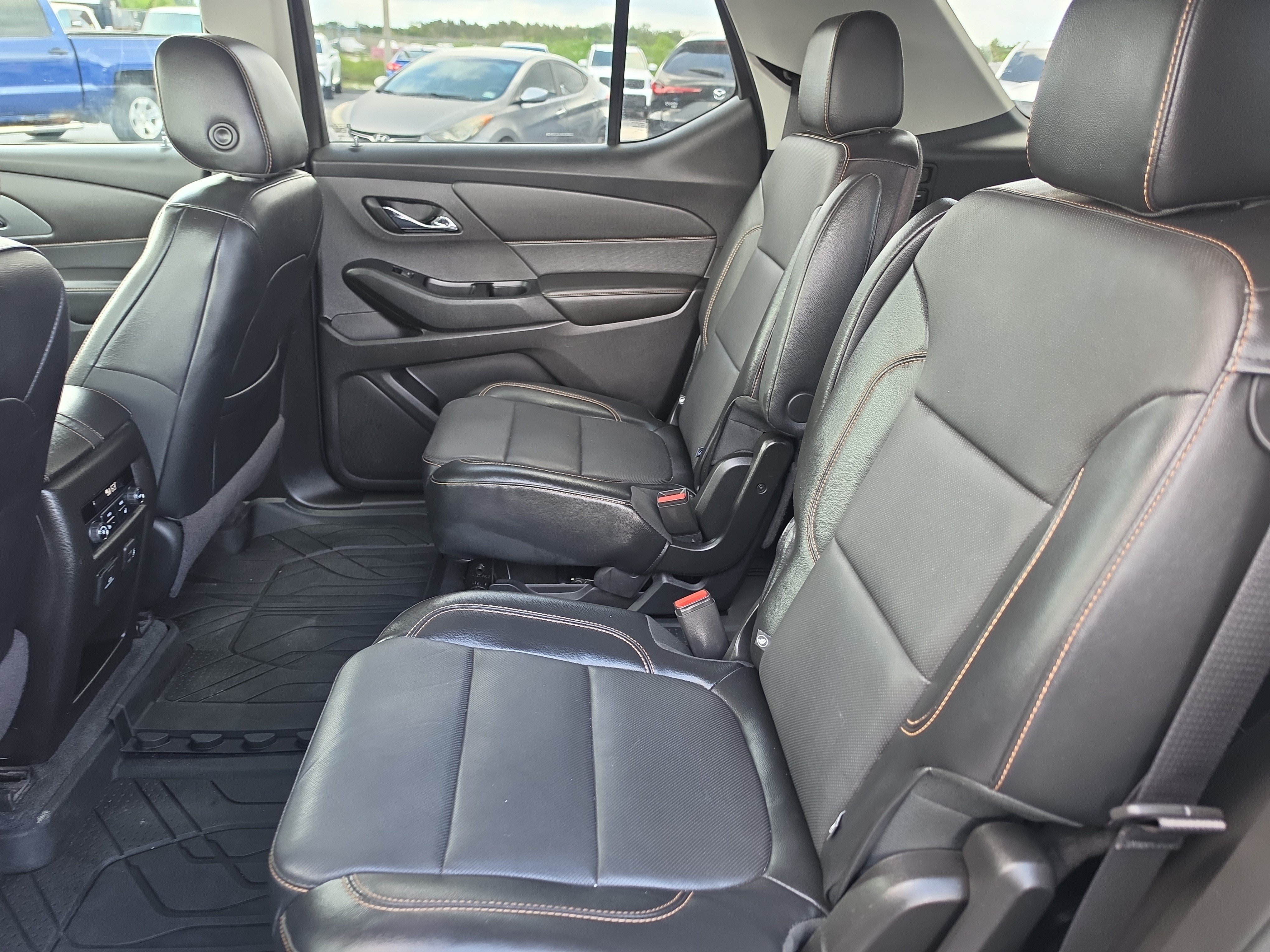 Used 2019 Chevrolet Traverse Premier w/ Redline Edition AWD/4WD image 13