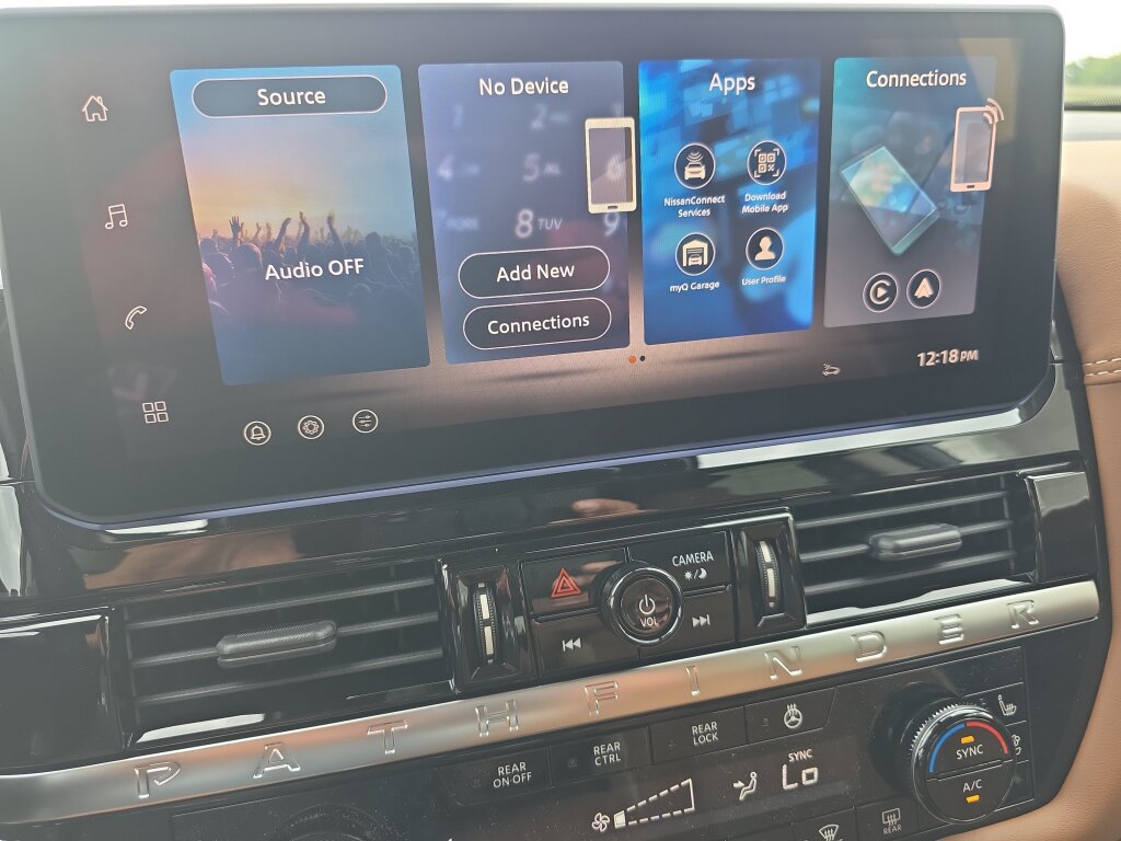 New 2026 Nissan Pathfinder Platinum FWD image 12