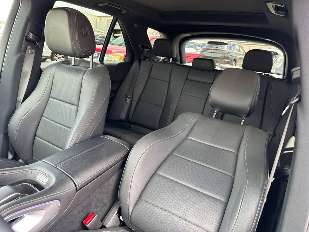 Used 2025 Mercedes-Benz GLE 450e 4MATIC w/ Driver Assistance Package image 34