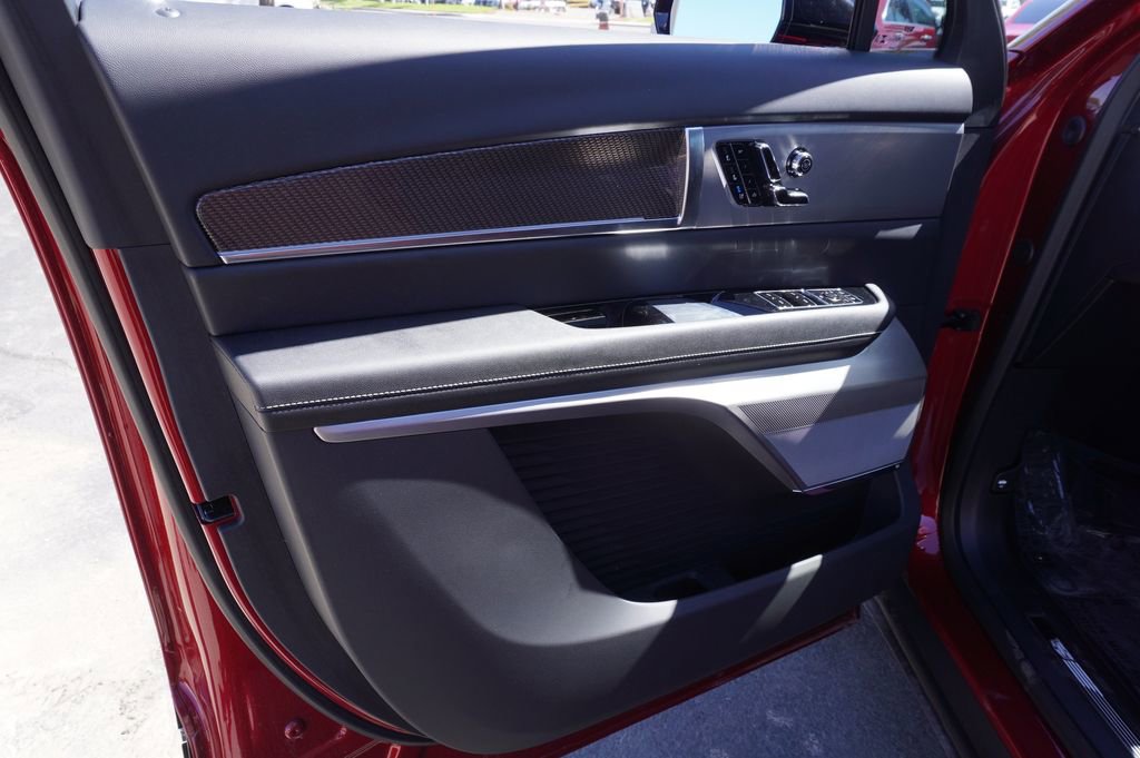 New 2026 Cadillac Vistiq Luxury AWD/4WD image 16