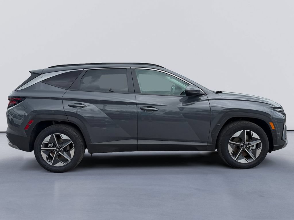 New 2026 Hyundai Tucson SEL FWD image 2