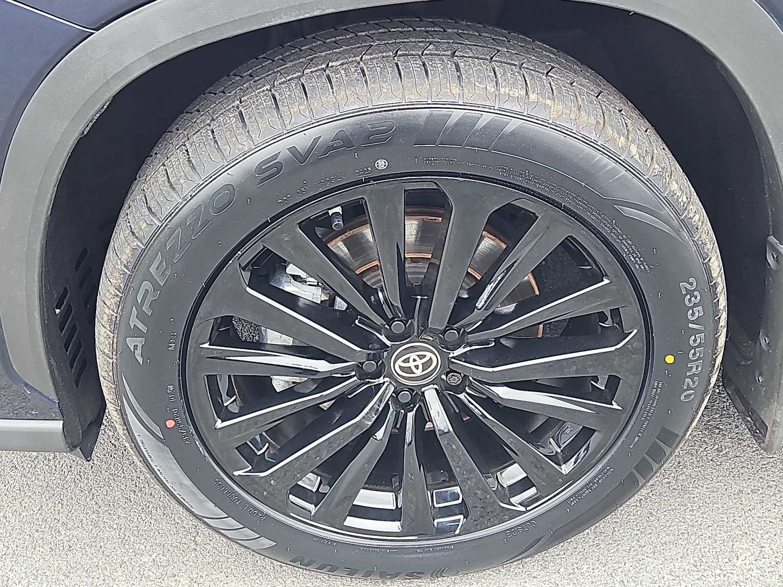 Used 2022 Toyota Highlander XLE AWD/4WD image 7