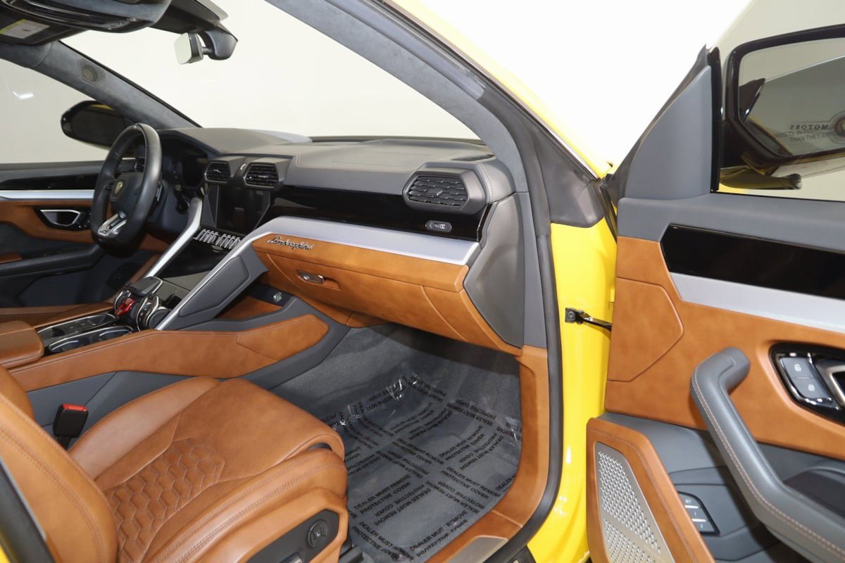 Used 2019 Lamborghini Urus image 74