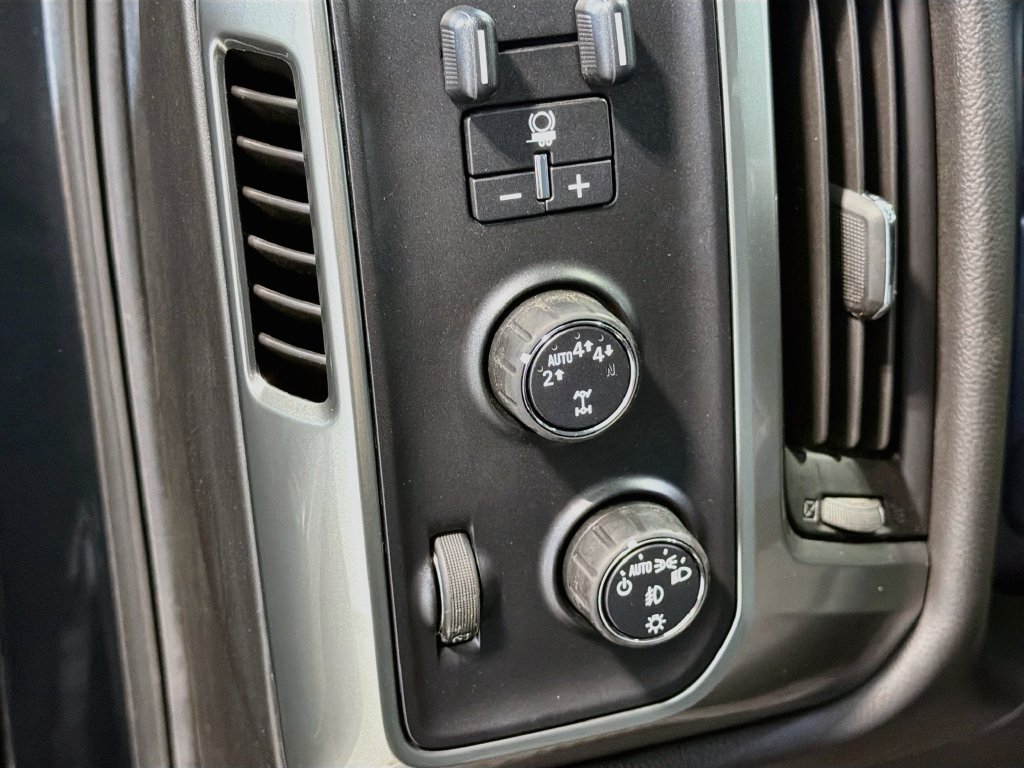 Used 2019 Chevrolet Silverado 1500 LT w/ All Star Edition AWD/4WD image 8