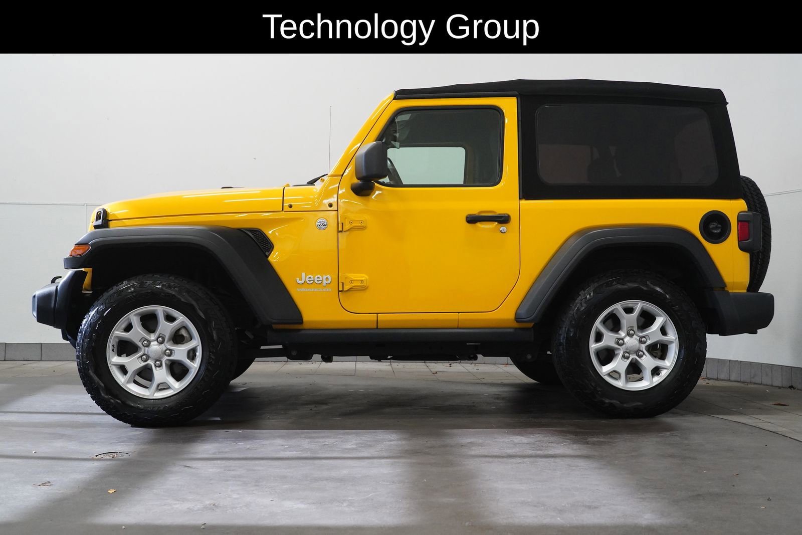 Used 2021 Jeep Wrangler Sport image 5
